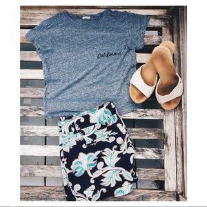Ann Taylor LOFT blue patterned chino shorts size 2